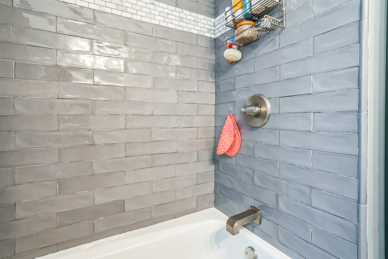 7805 W Farragut Avenue, Chicago, IL 60656