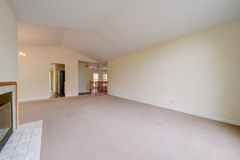 477 grosse pointe Circle #3-6, Vernon Hills, IL 60061
