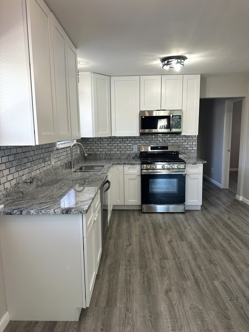 956 Greenbay Avenue, Calumet City, IL 60409