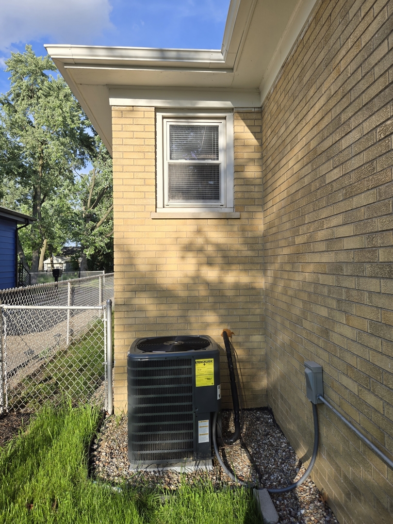 956 Greenbay Avenue, Calumet City, IL 60409