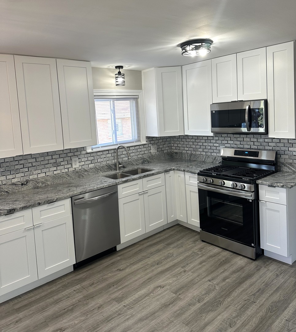 956 Greenbay Avenue, Calumet City, IL 60409
