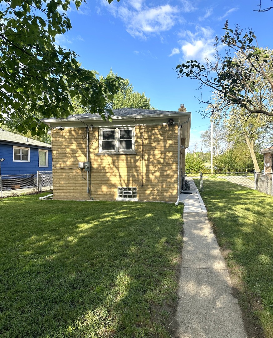 956 Greenbay Avenue, Calumet City, IL 60409