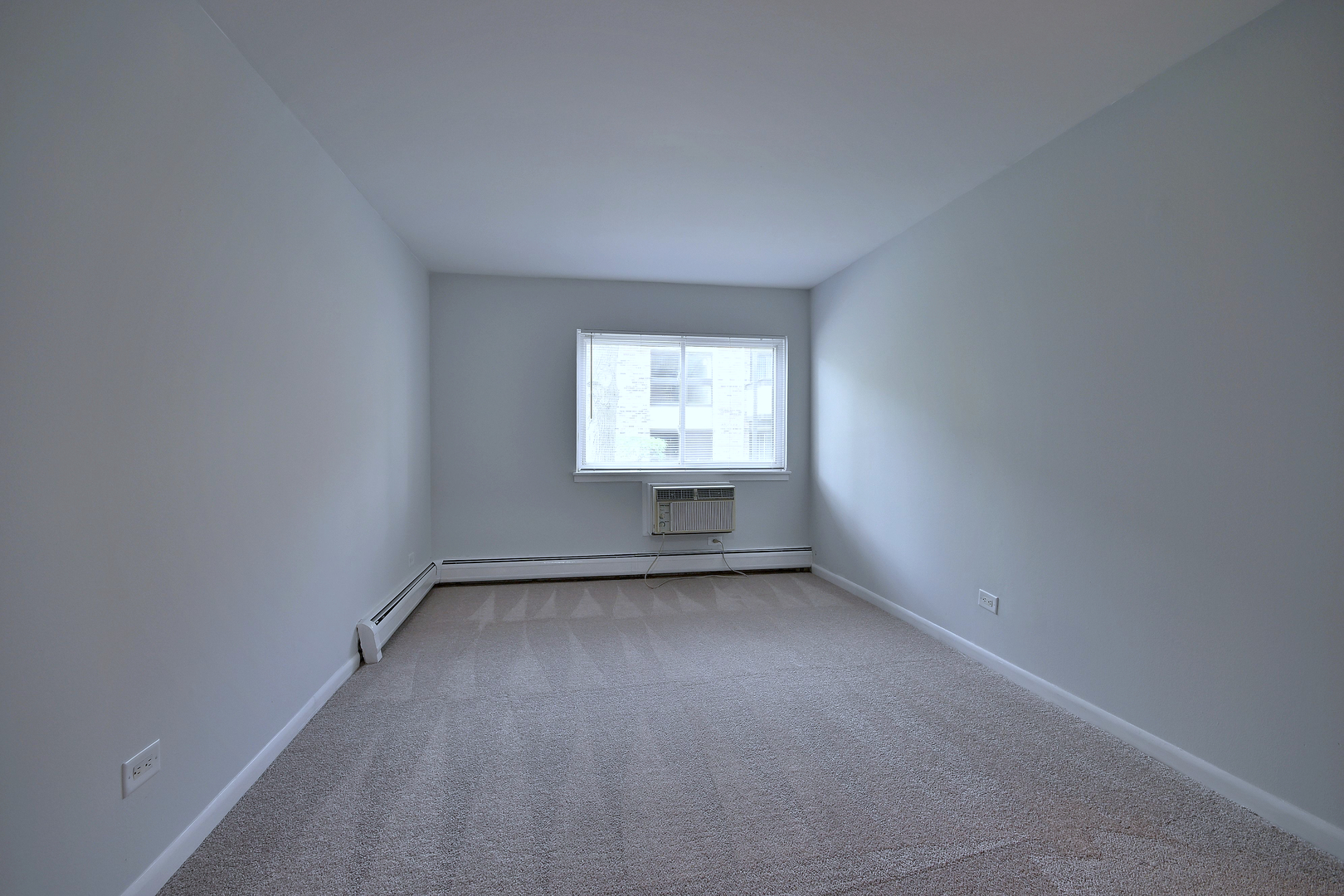 1806 Hemlock Place #105, Schaumburg, IL 60173