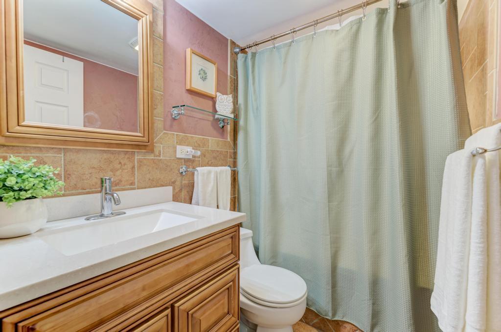 1970 Kenilworth Circle #C, Hoffman Estates, IL 60169
