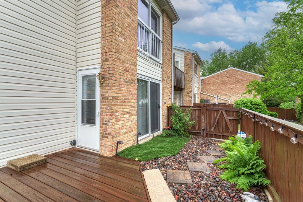 1970 Kenilworth Circle #C, Hoffman Estates, IL 60169