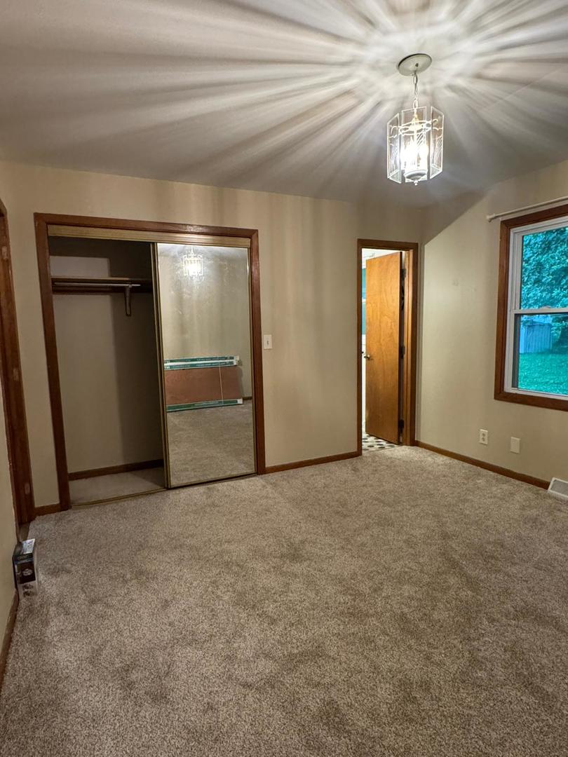 437 W Hillcrest Drive, DeKalb, IL 60115