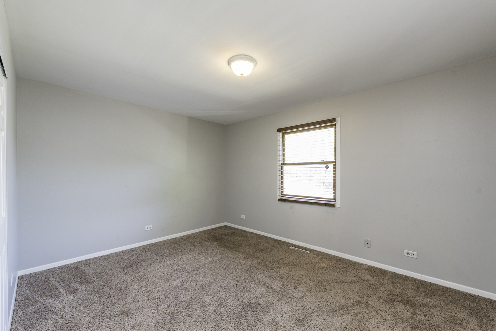 3009 Gilboa Avenue, Zion, IL 60099