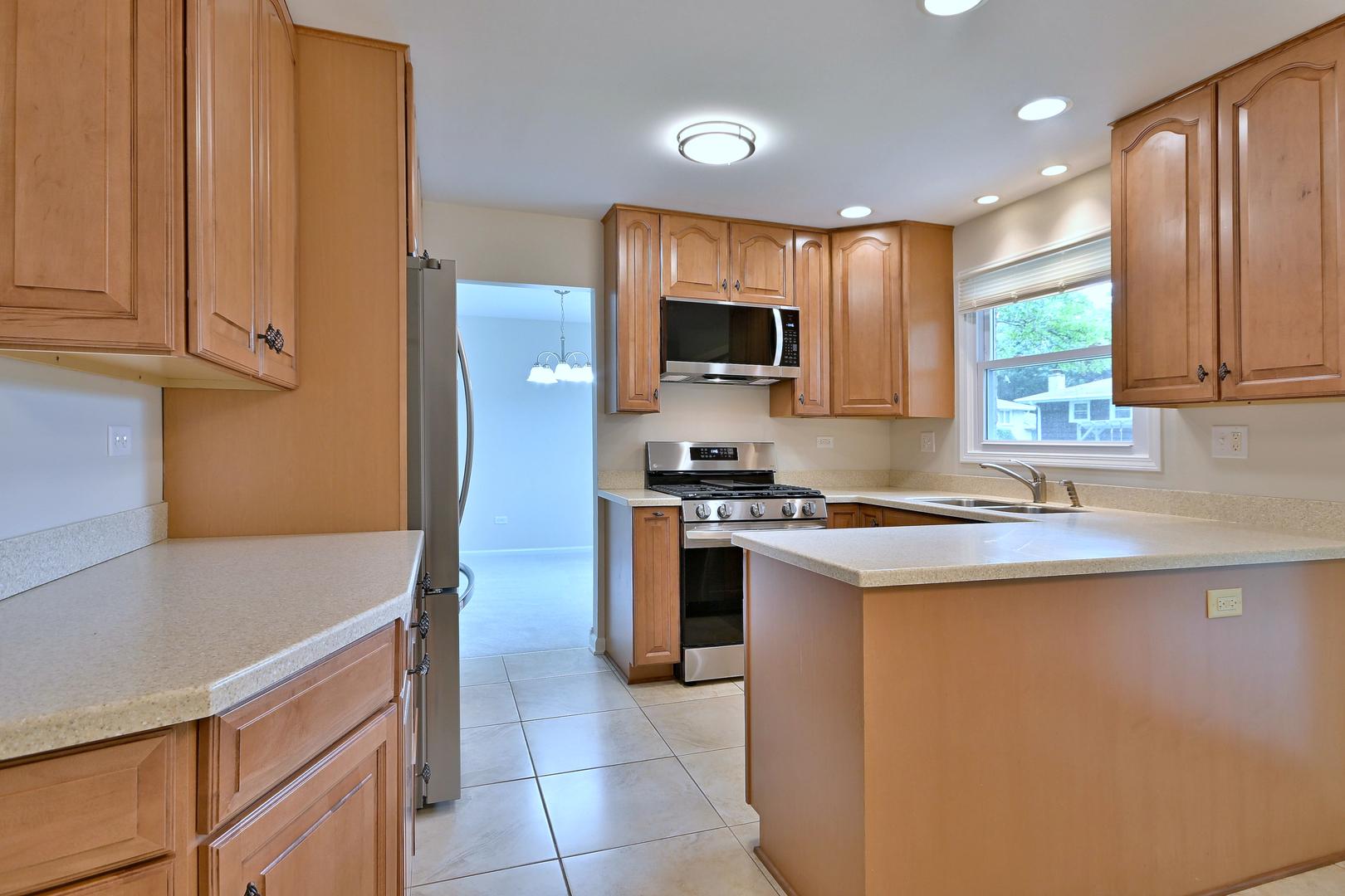 7729 Baimbridge Drive, Downers Grove, IL 60516