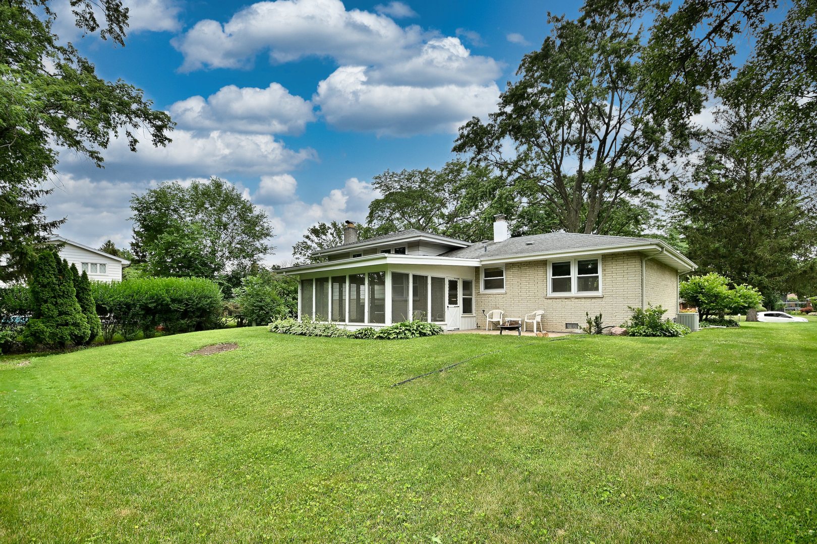 7729 Baimbridge Drive, Downers Grove, IL 60516