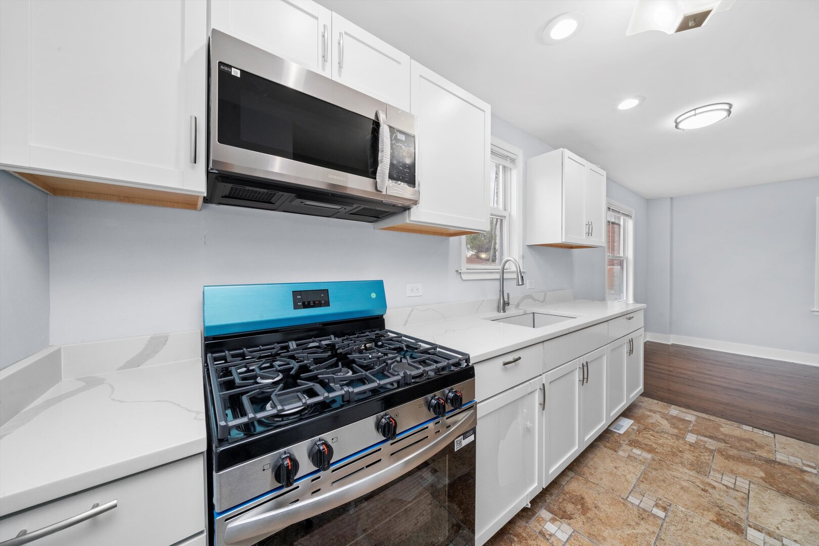 10627 S VERNON Avenue, Chicago, IL 60628