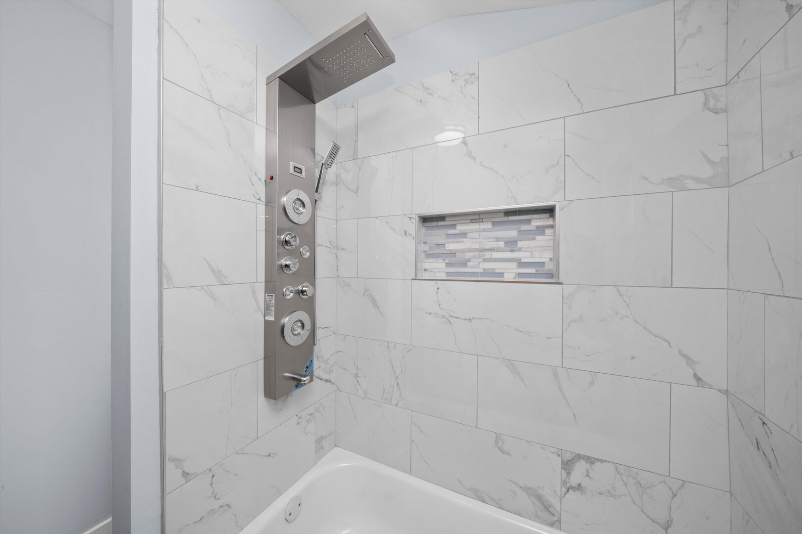 10627 S VERNON Avenue, Chicago, IL 60628