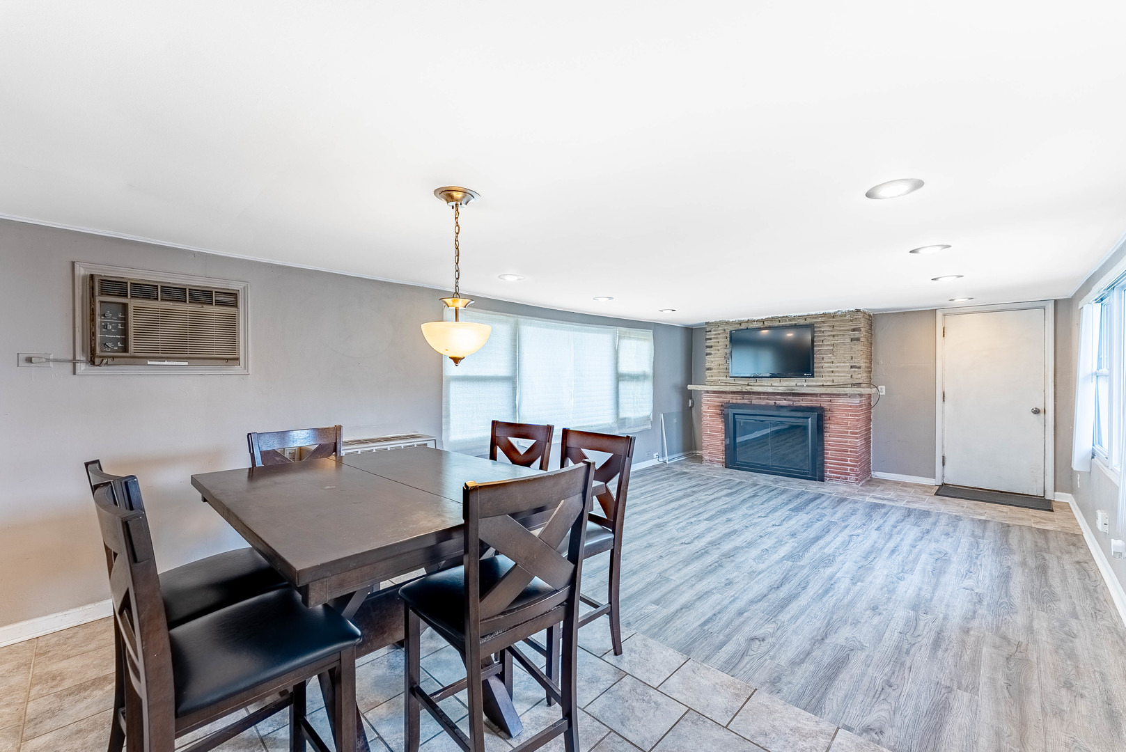 1744 N 20th Avenue, Melrose Park, IL 60160
