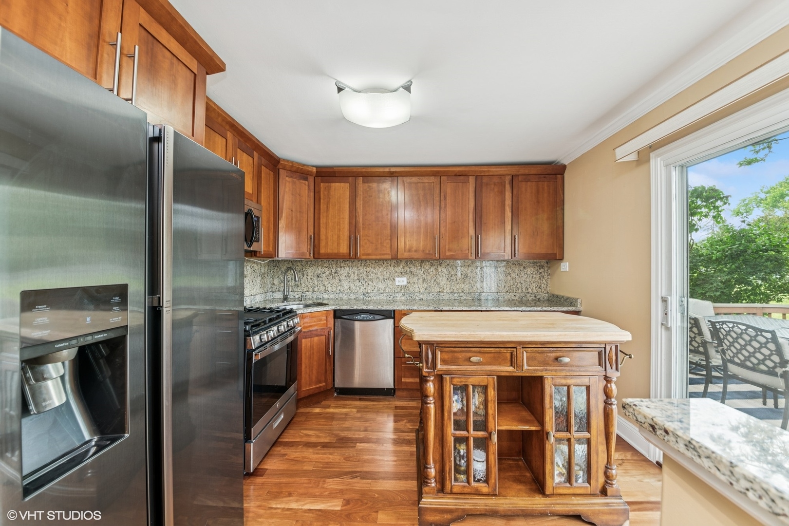 320 PLEASANT Street, Hoffman Estates, IL 60169