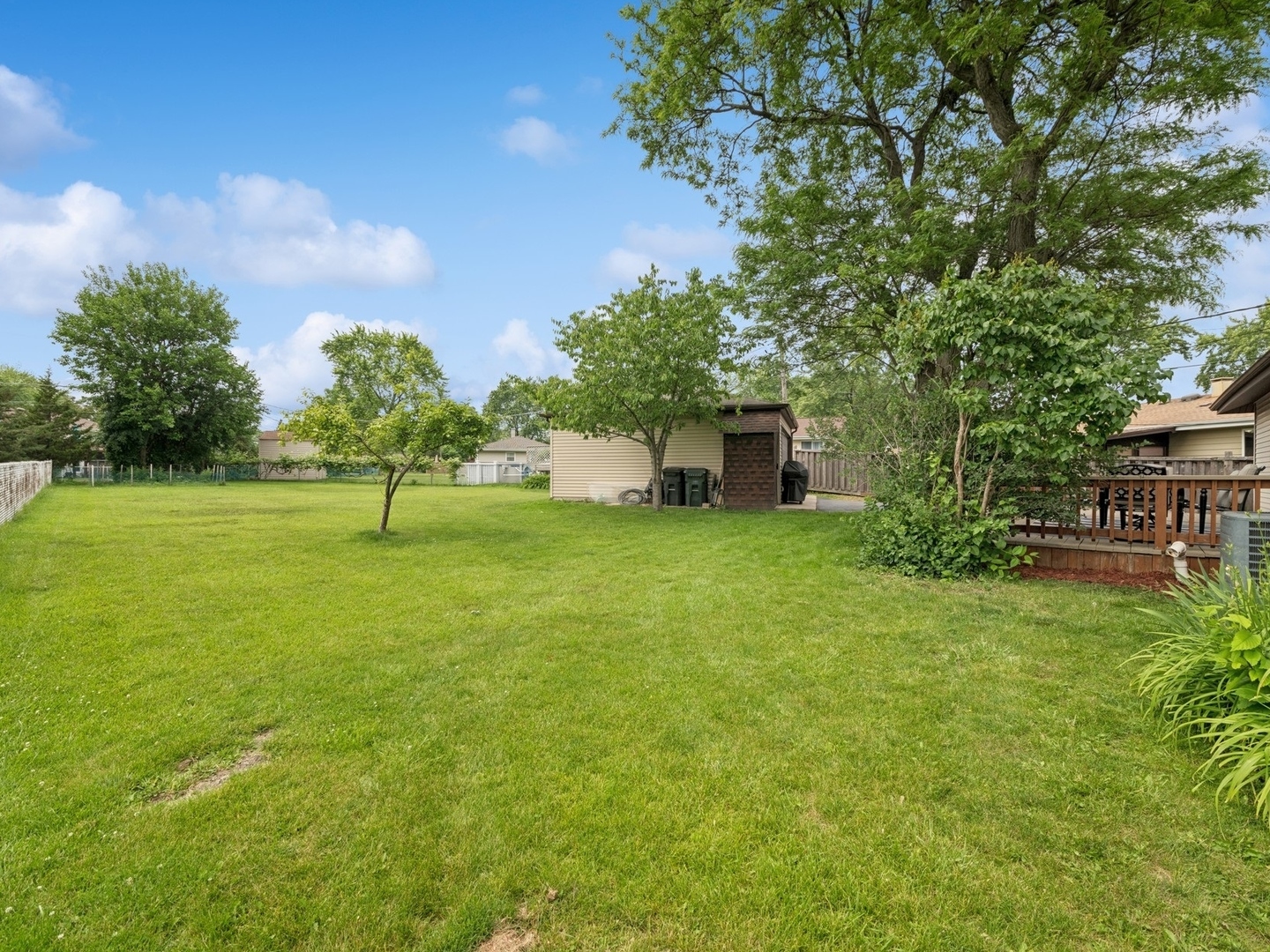 320 PLEASANT Street, Hoffman Estates, IL 60169