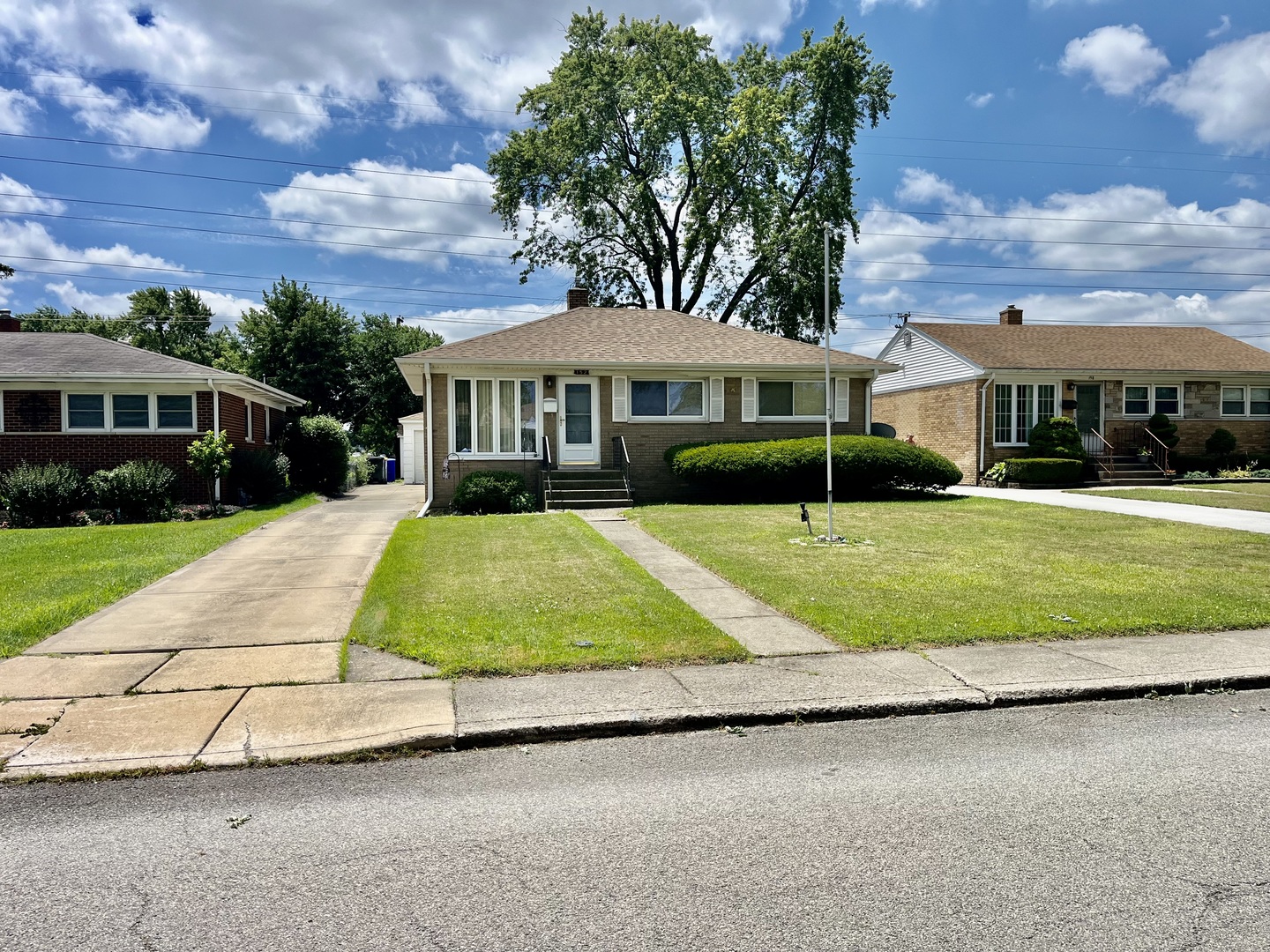 152 W 29th Place, Chicago Heights, IL 60411