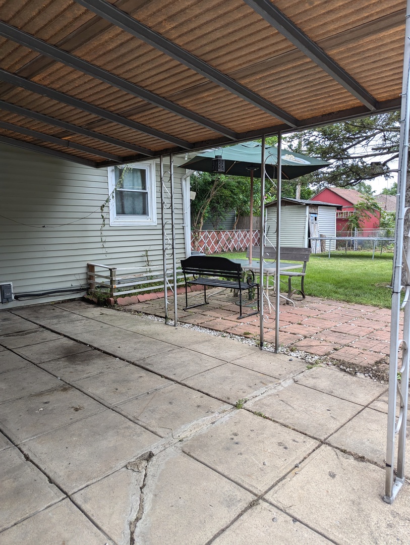 1721 Maple Street, Des Plaines, IL 60018