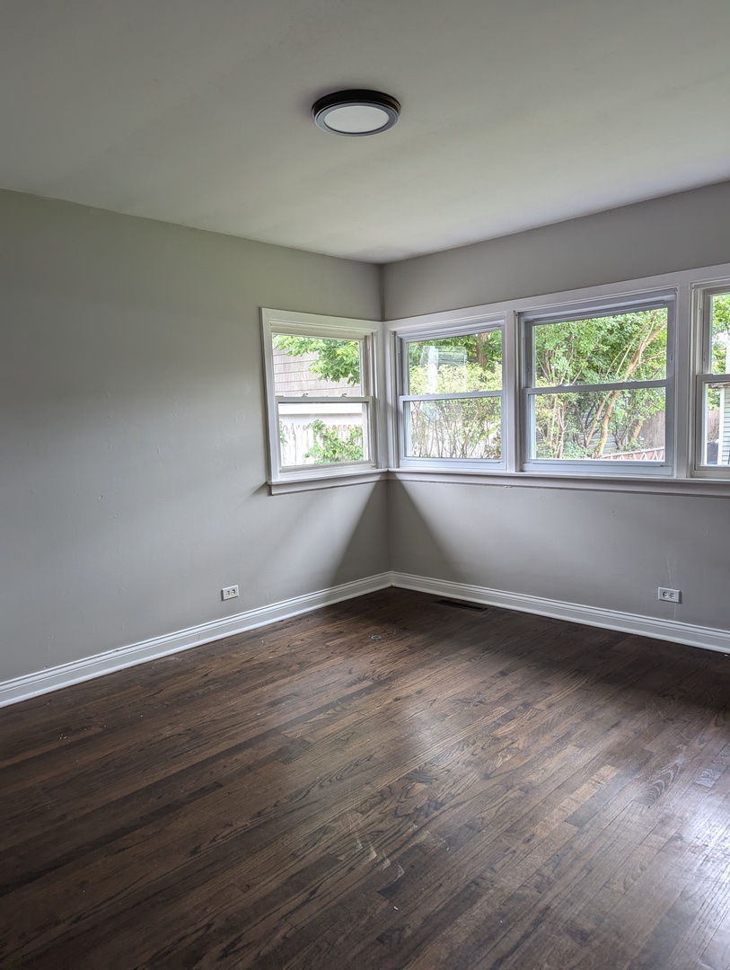 1721 Maple Street, Des Plaines, IL 60018