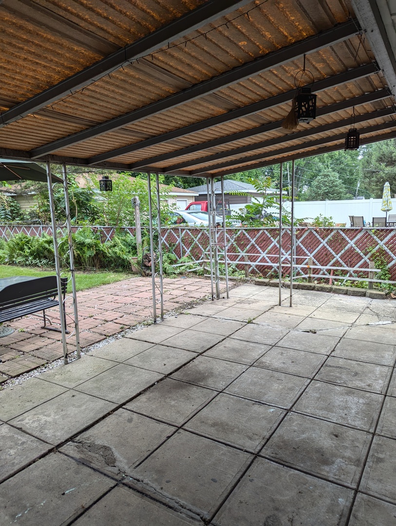 1721 Maple Street, Des Plaines, IL 60018