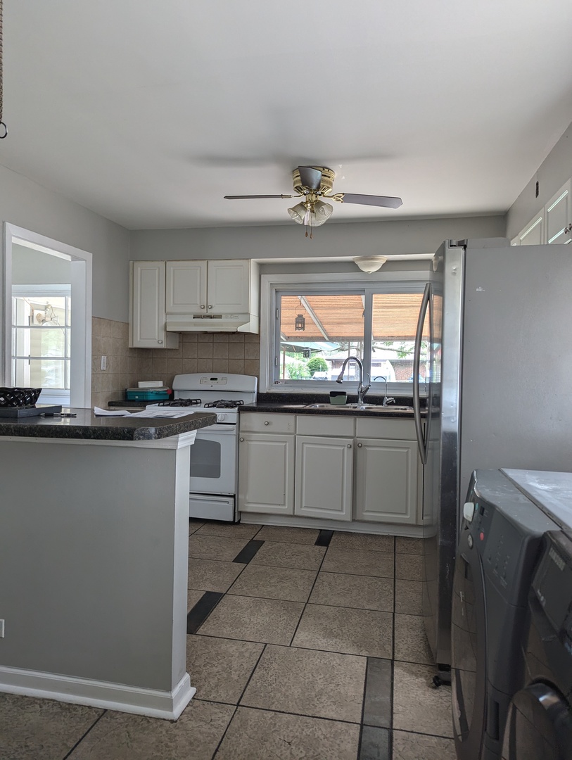 1721 Maple Street, Des Plaines, IL 60018