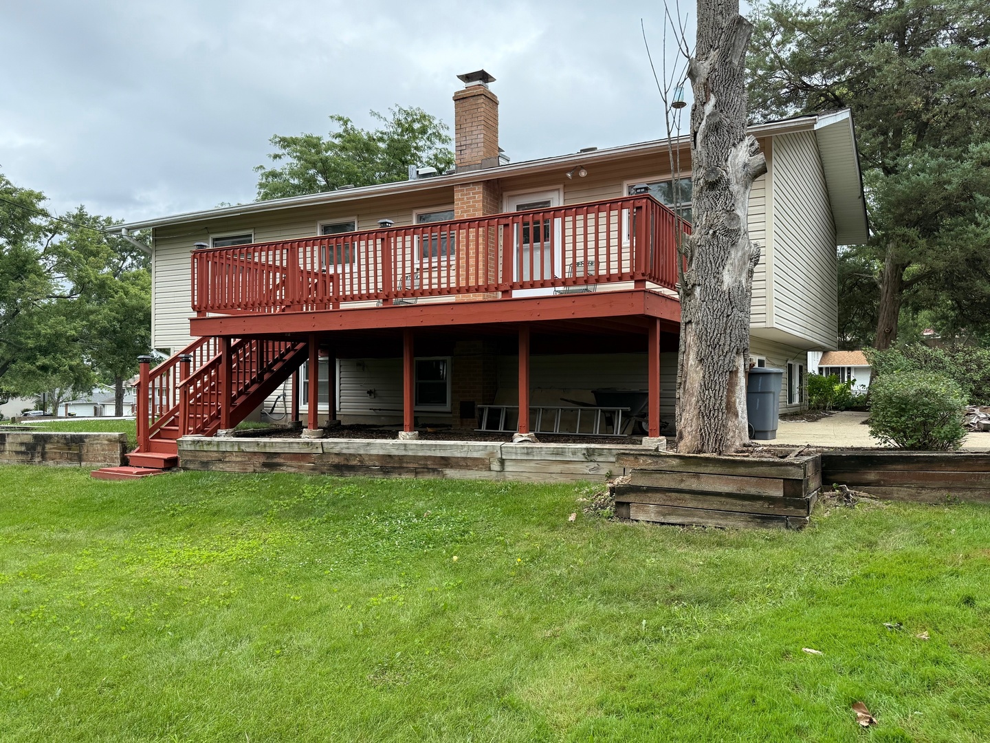 2S546 LLOYD Avenue, Lombard, IL 60148