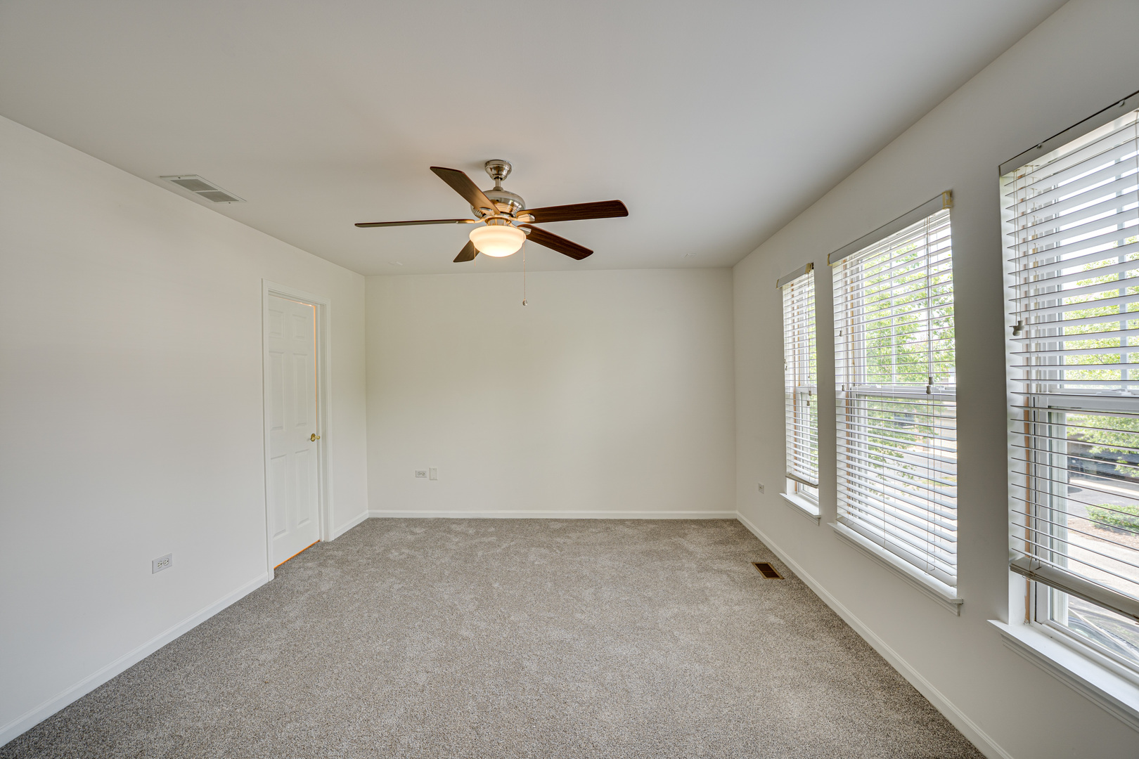 2963 SAGANASHKEE Lane #2963, Naperville, IL 60564