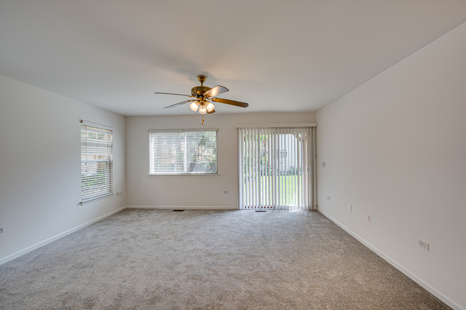 2963 SAGANASHKEE Lane #2963, Naperville, IL 60564