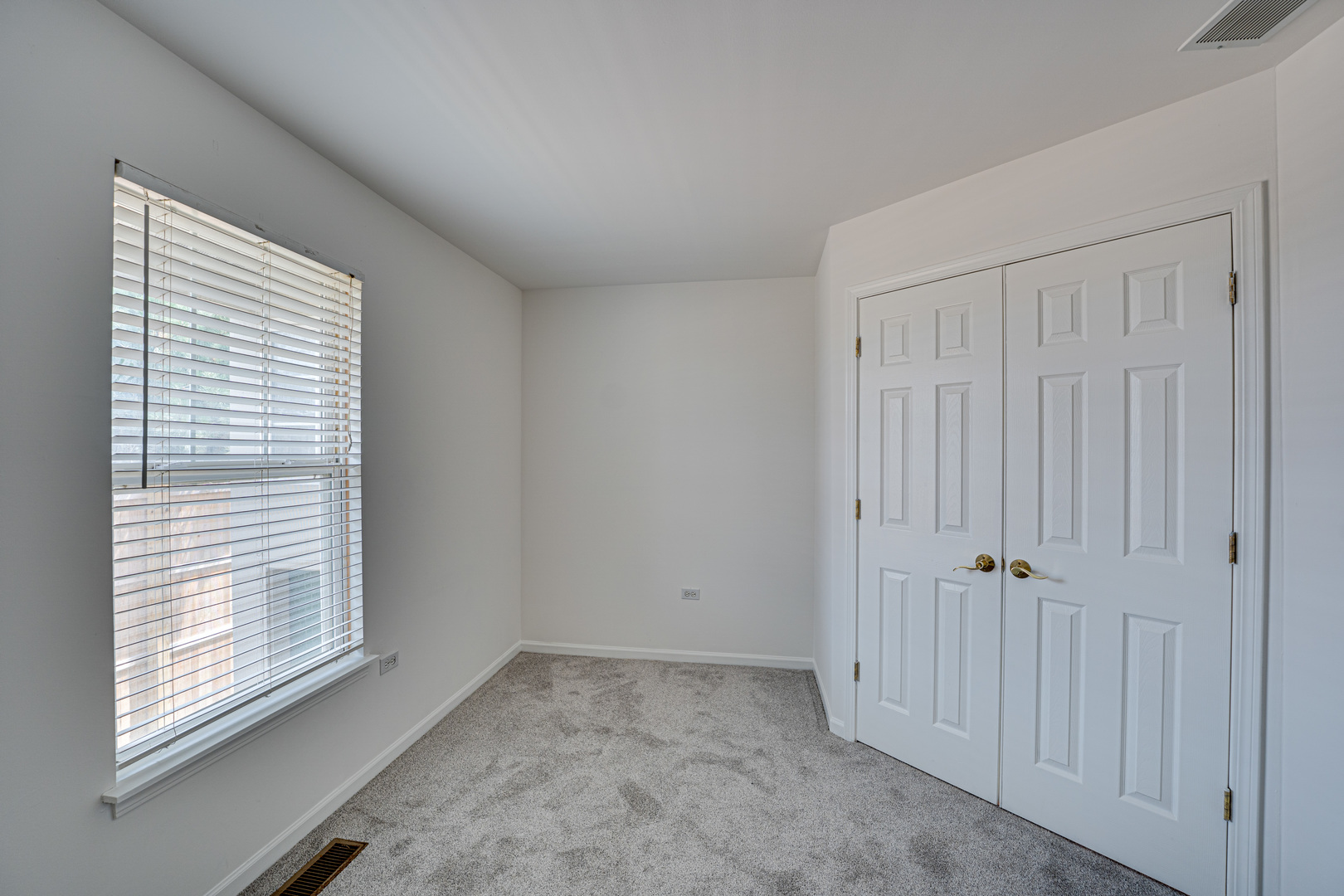 2963 SAGANASHKEE Lane #2963, Naperville, IL 60564