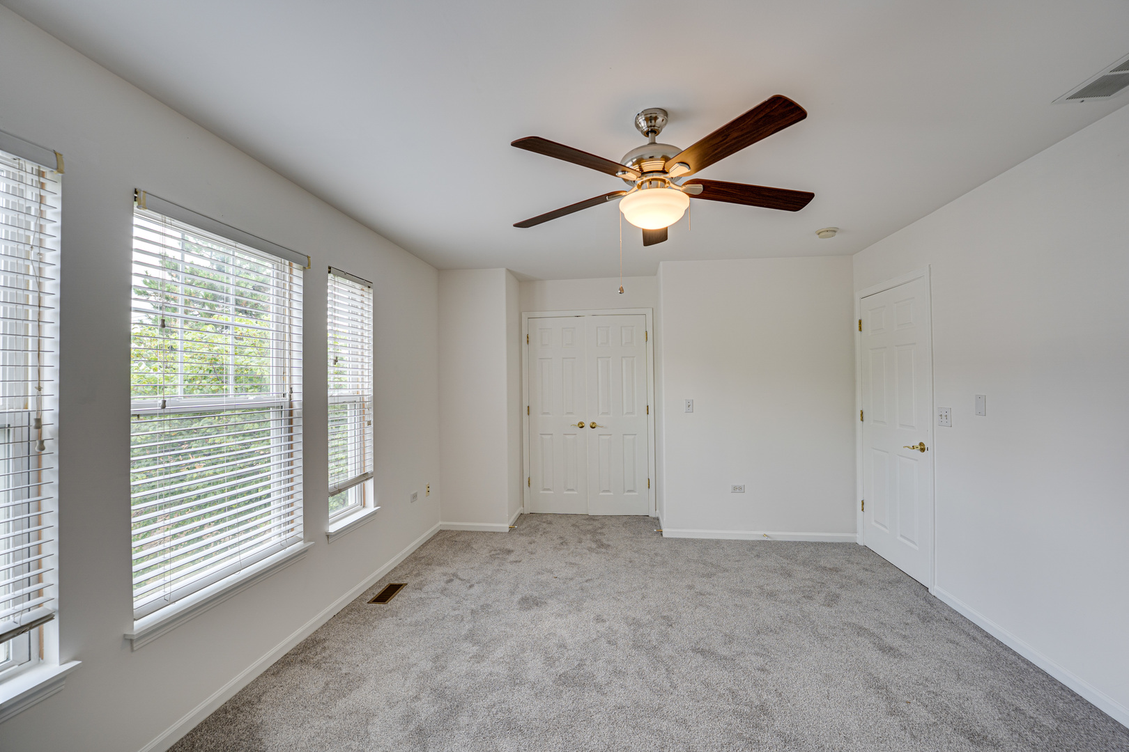 2963 SAGANASHKEE Lane #2963, Naperville, IL 60564