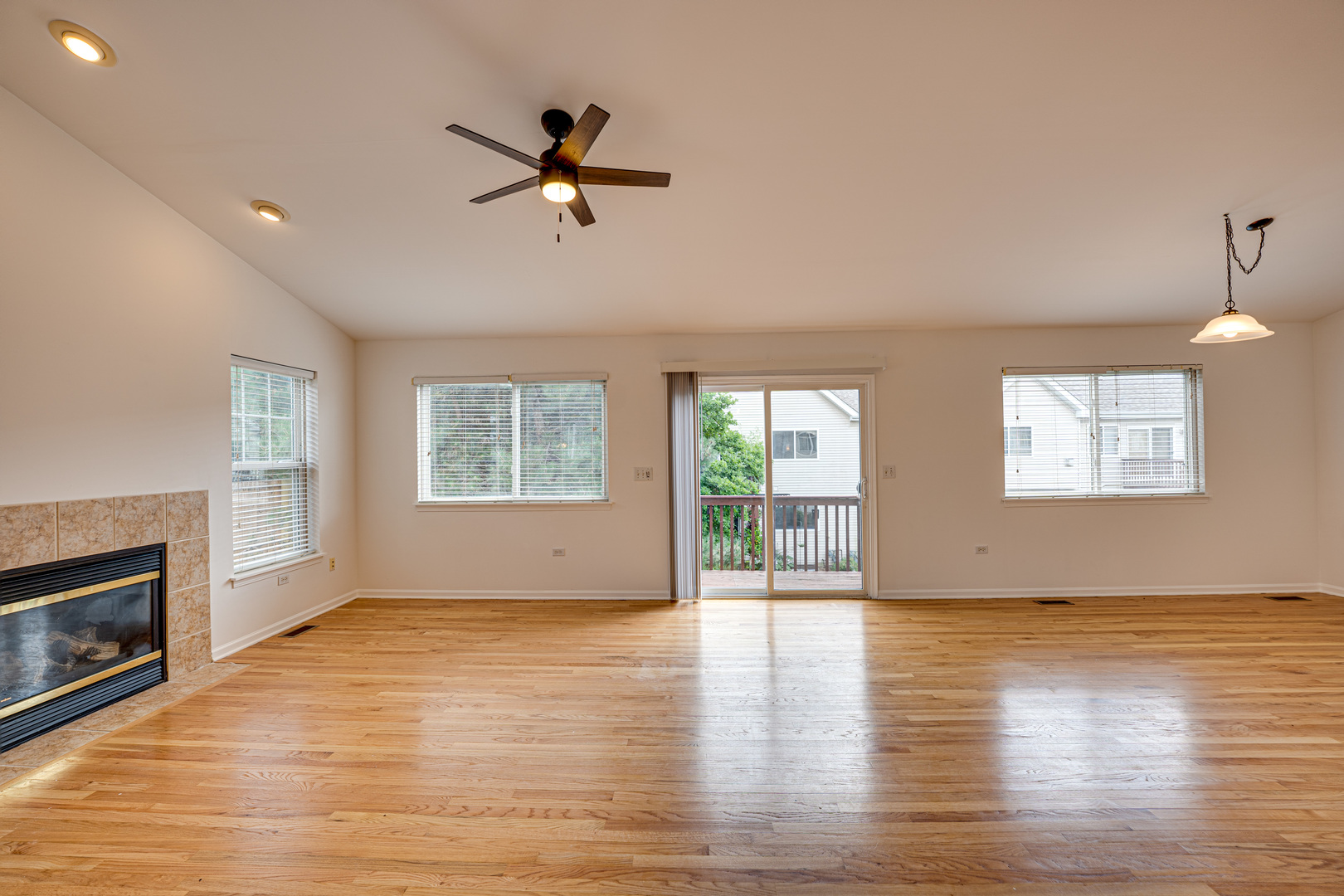 2963 SAGANASHKEE Lane #2963, Naperville, IL 60564