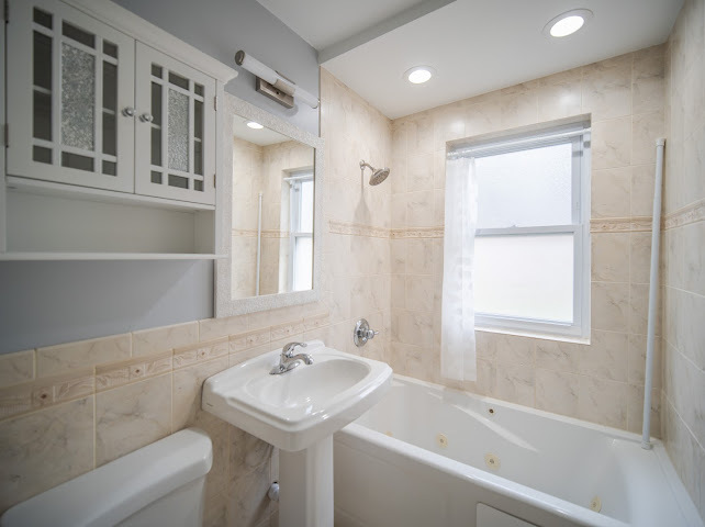 5107 S Luna Avenue, Chicago, IL 60638