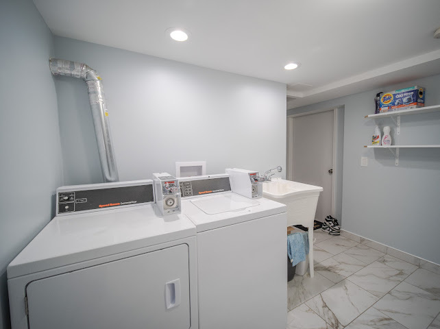 5107 S Luna Avenue, Chicago, IL 60638