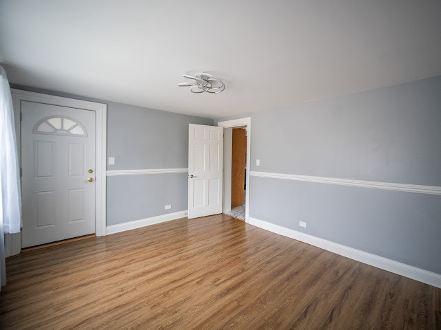 5107 S Luna Avenue, Chicago, IL 60638