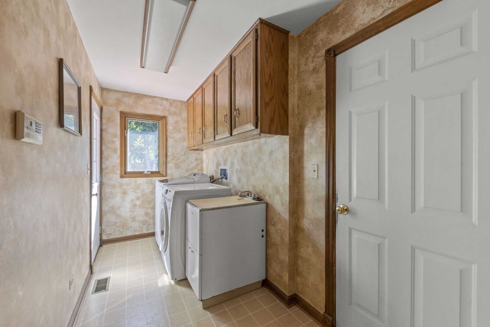 1565 Orchard Road, Wheaton, IL 60189