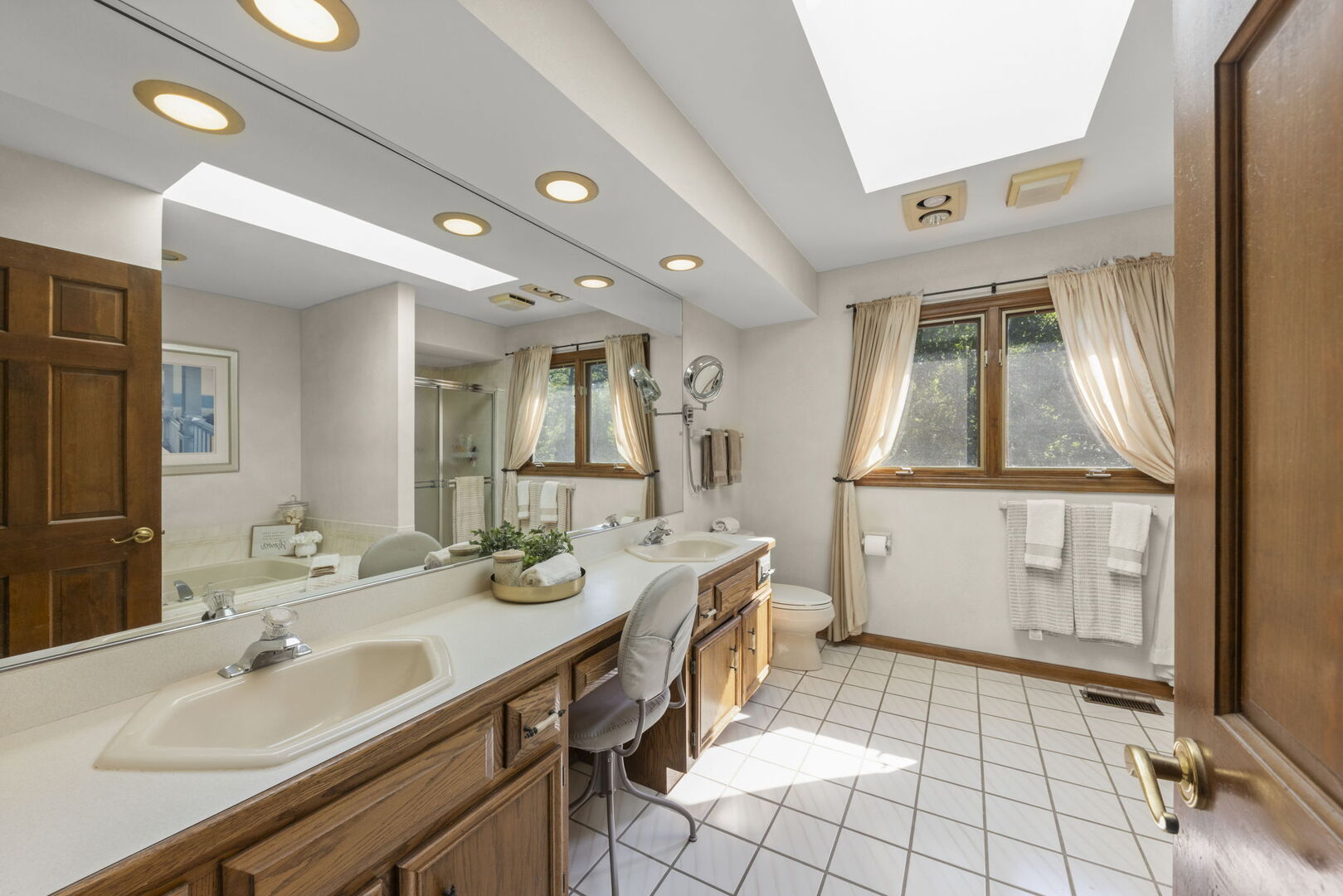1565 Orchard Road, Wheaton, IL 60189