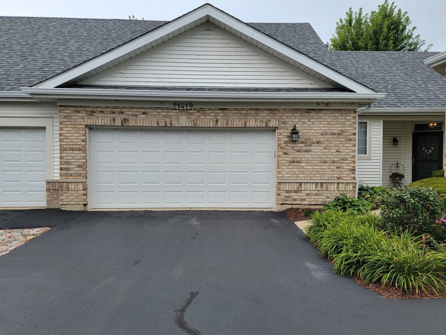 21419 Mays Lake Drive, Crest Hill, IL 60403