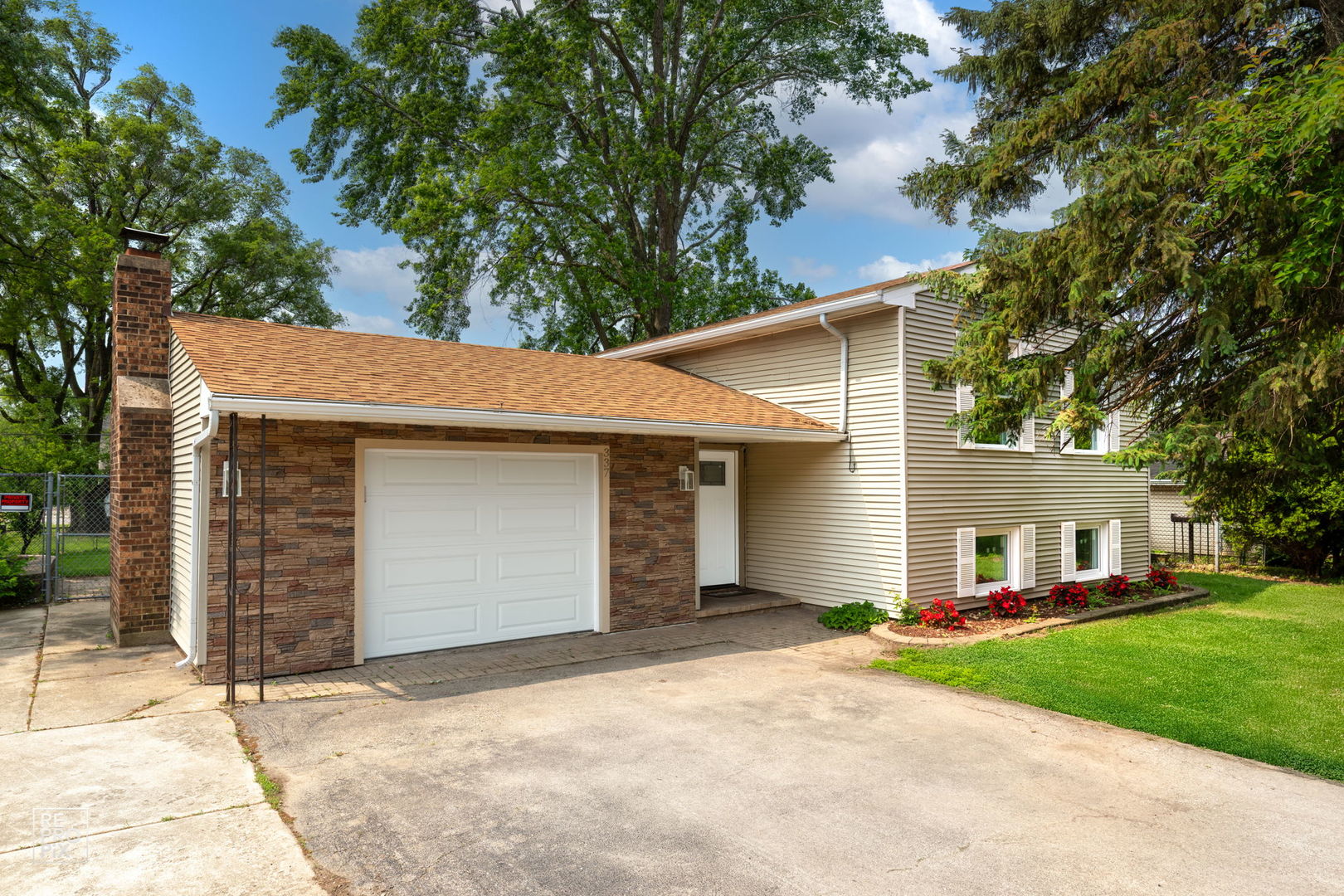 337 E Briarcliff Road, Bolingbrook, IL 60440