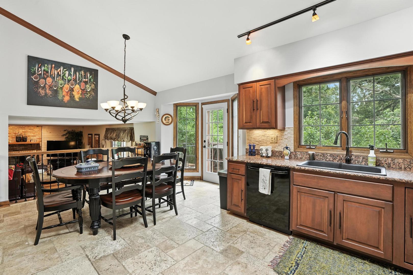 5 Geneva Court, Crete, IL 60417