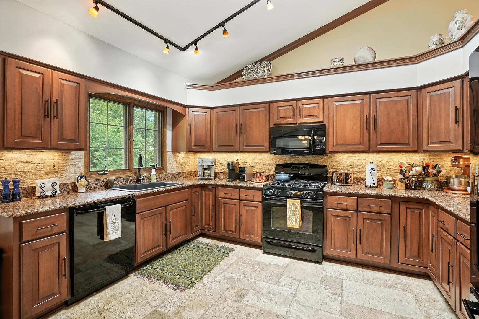 5 Geneva Court, Crete, IL 60417