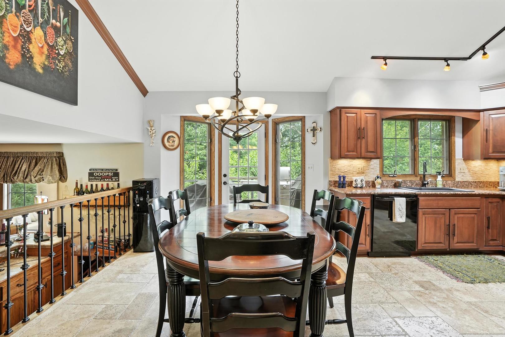 5 Geneva Court, Crete, IL 60417