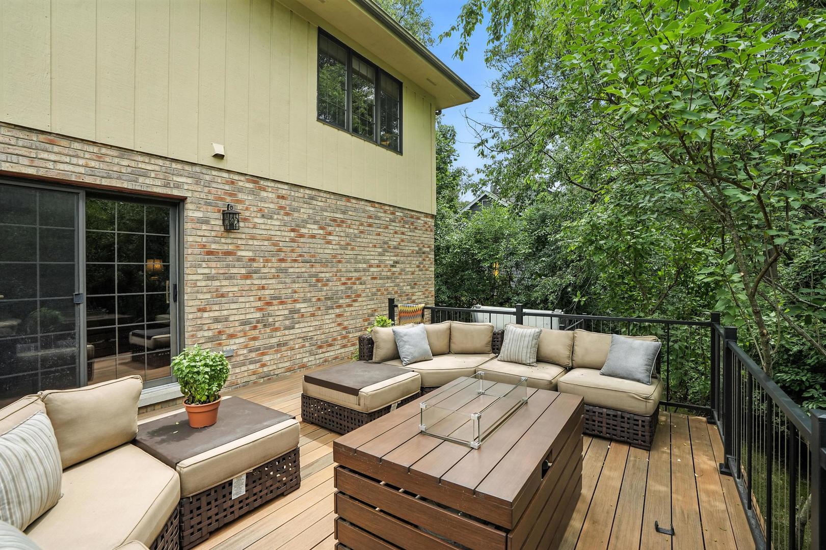 5 Geneva Court, Crete, IL 60417