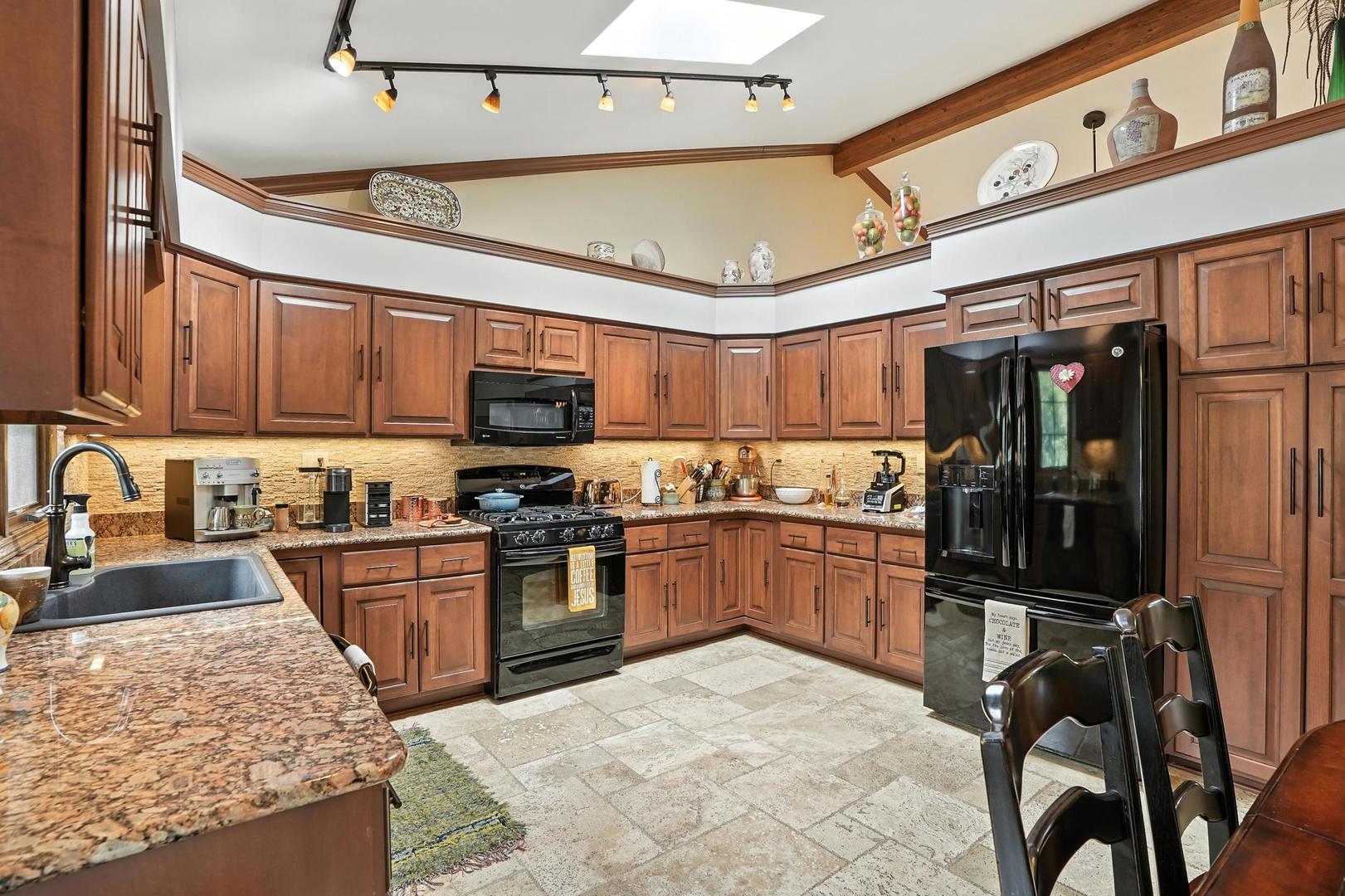 5 Geneva Court, Crete, IL 60417