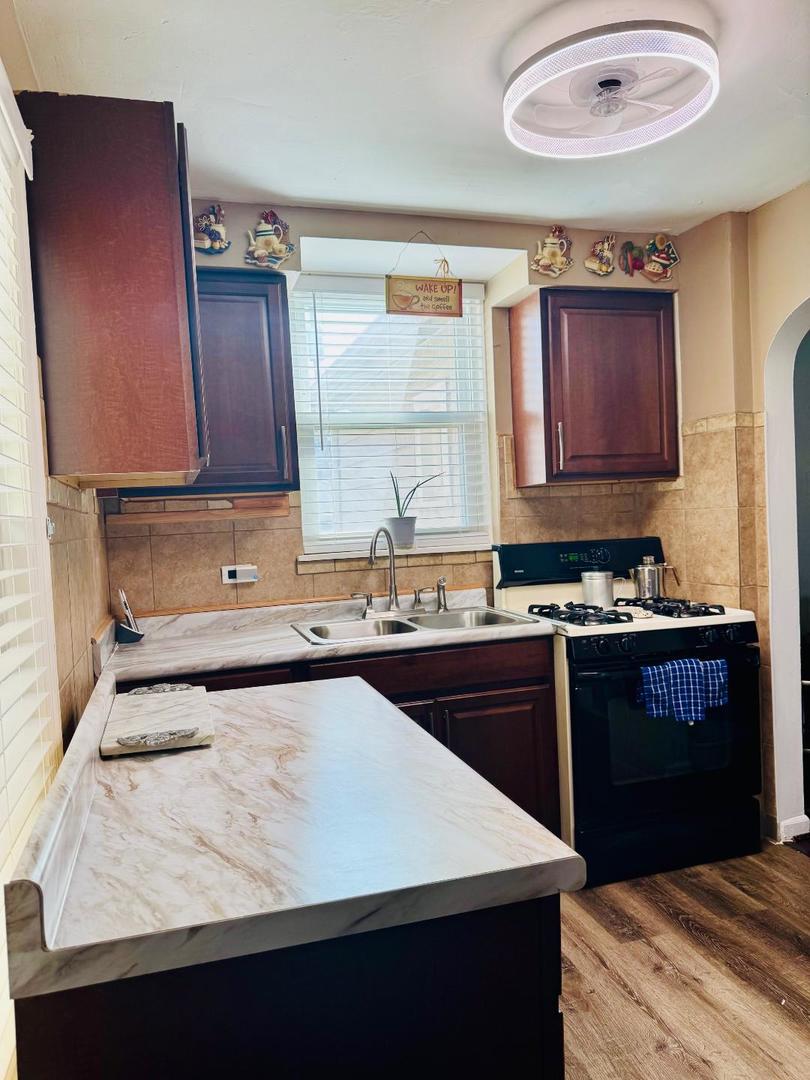 1621 N Luna Avenue, Chicago, IL 60639