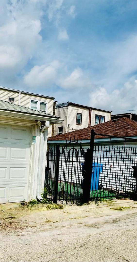 1621 N Luna Avenue, Chicago, IL 60639