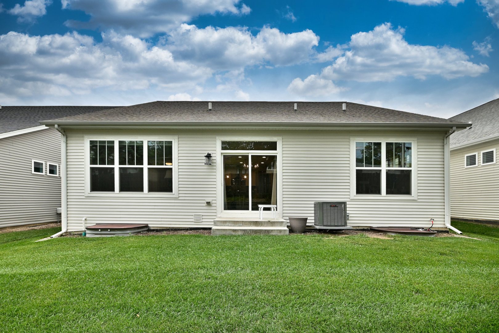 222 N Sunset Lane, Addison, IL 60101