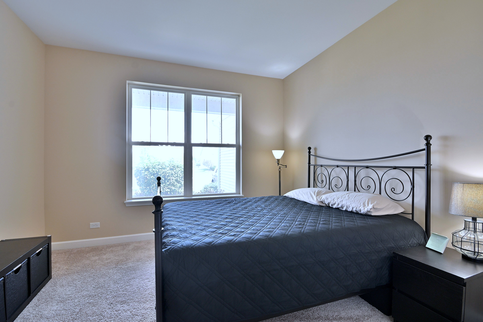 222 N Sunset Lane, Addison, IL 60101