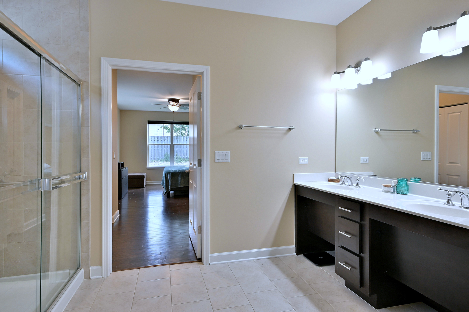 222 N Sunset Lane, Addison, IL 60101