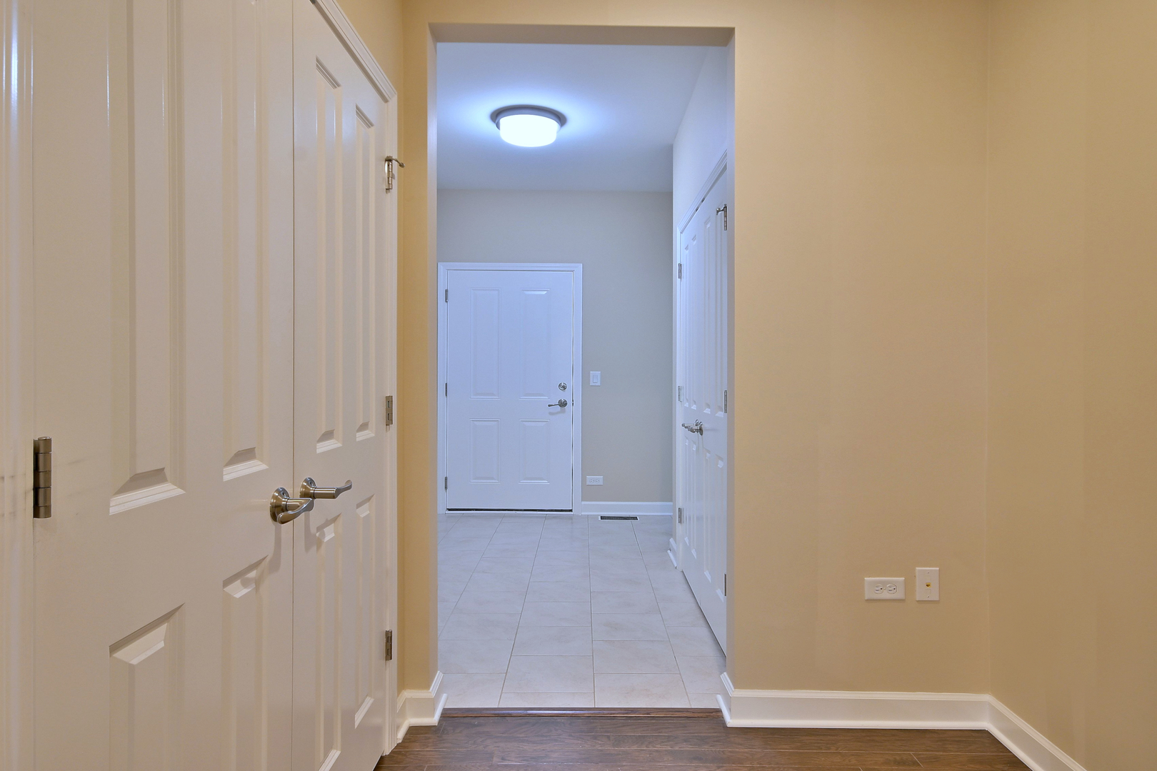 222 N Sunset Lane, Addison, IL 60101