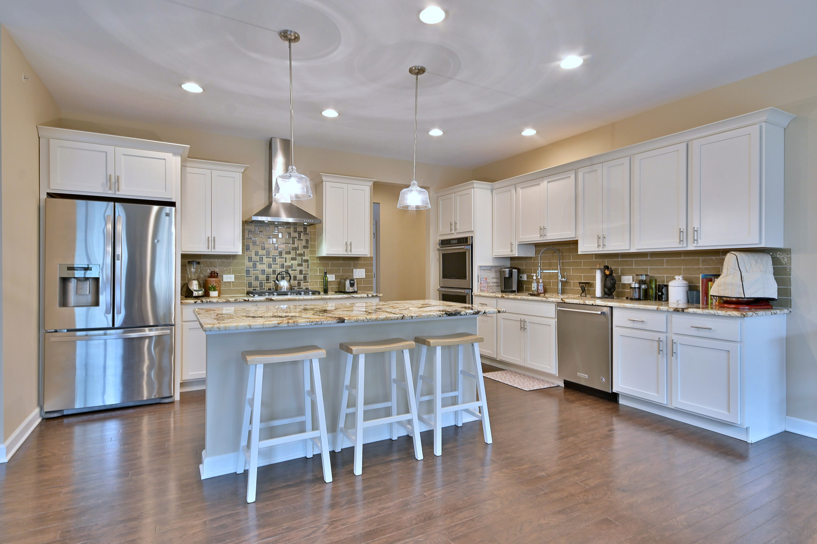 222 N Sunset Lane, Addison, IL 60101