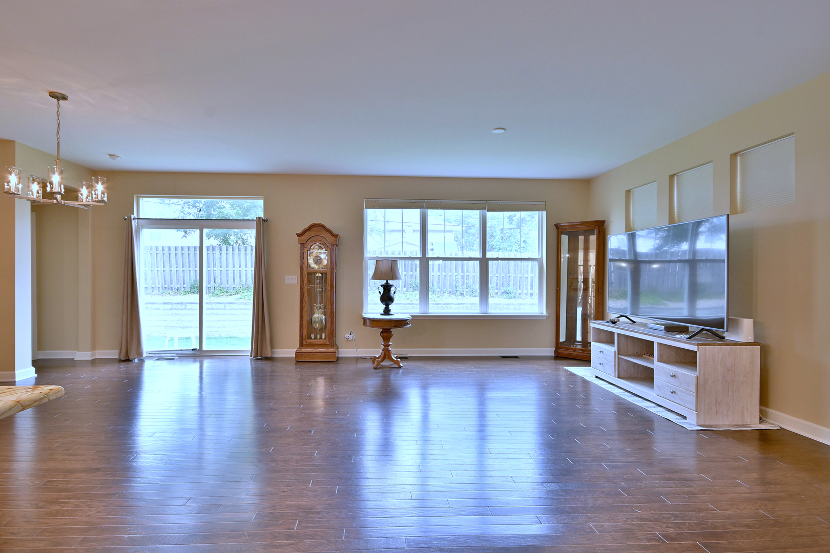 222 N Sunset Lane, Addison, IL 60101