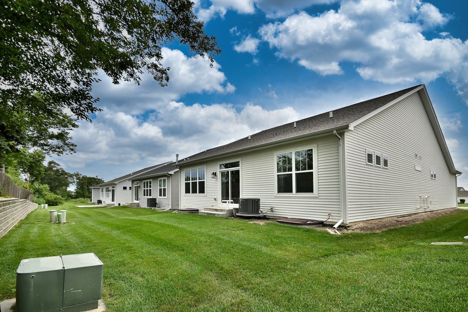 222 N Sunset Lane, Addison, IL 60101